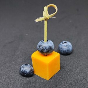 Чедър с боровинки